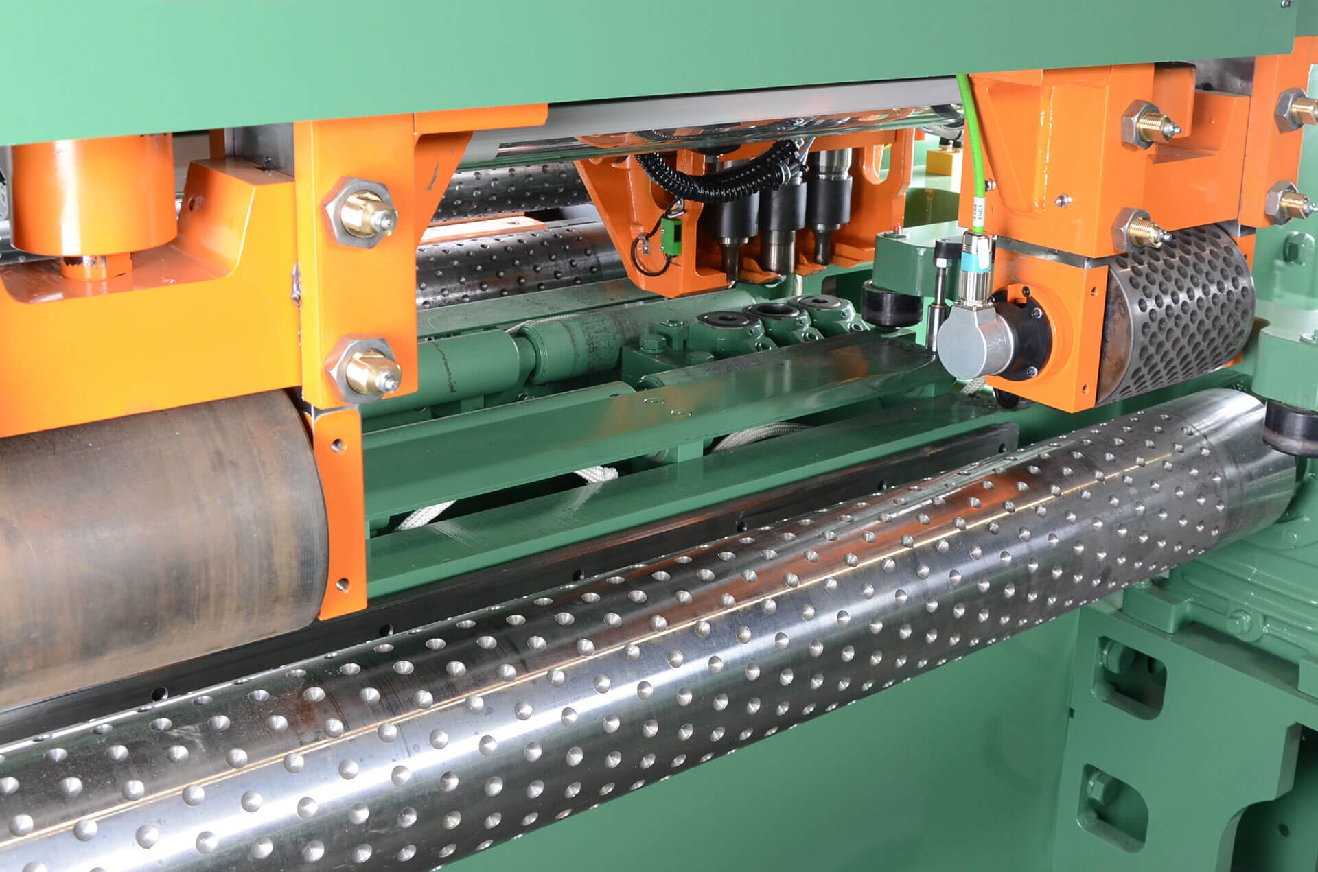 Nonstop Throughput with Roller Feed Measurement Nonstop Throughput with Roller Feed Measurement